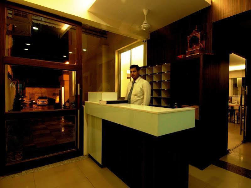 Collection O 45990 Premiere Villa Kakarmatha エクステリア 写真